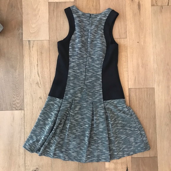 Guess Dress - Picture 2 of 5